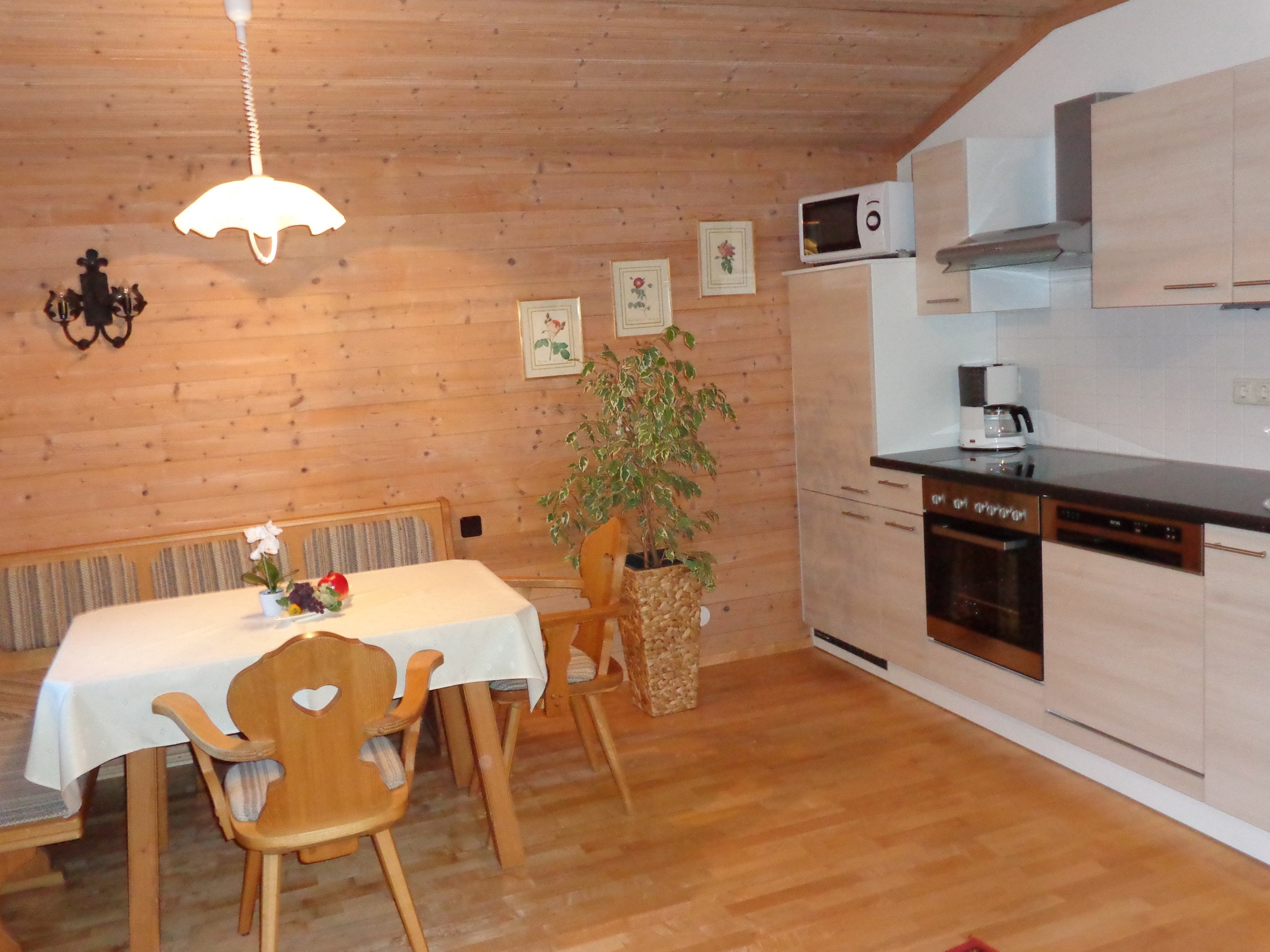 http://www.appartments-neumayer.at/media/app1/1.JPG